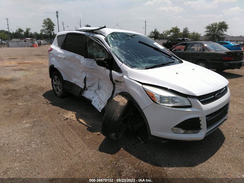 2016 FORD ESCAPE SE