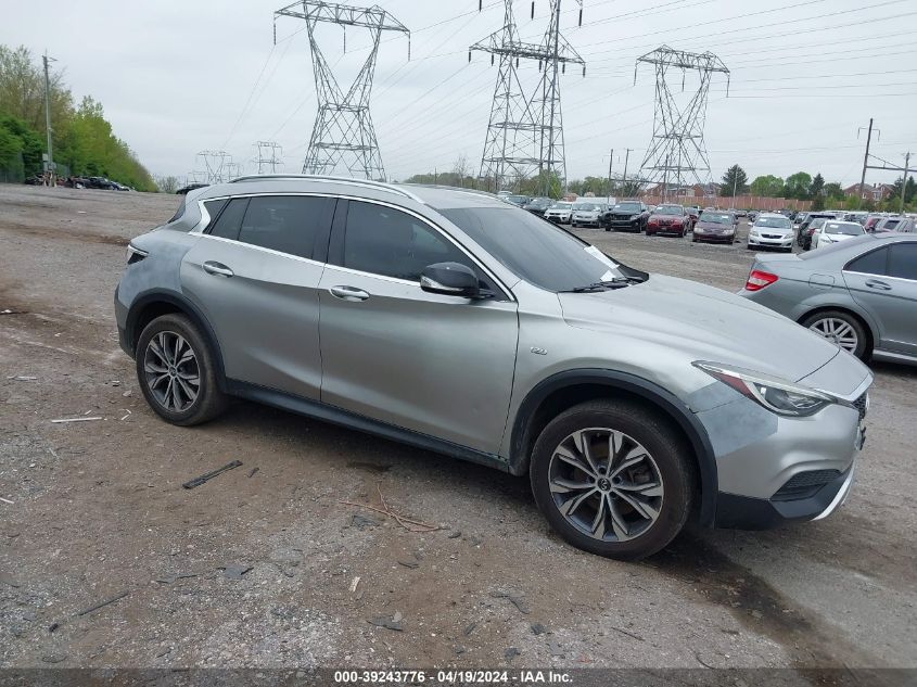 2017 INFINITI QX30 LUXURY