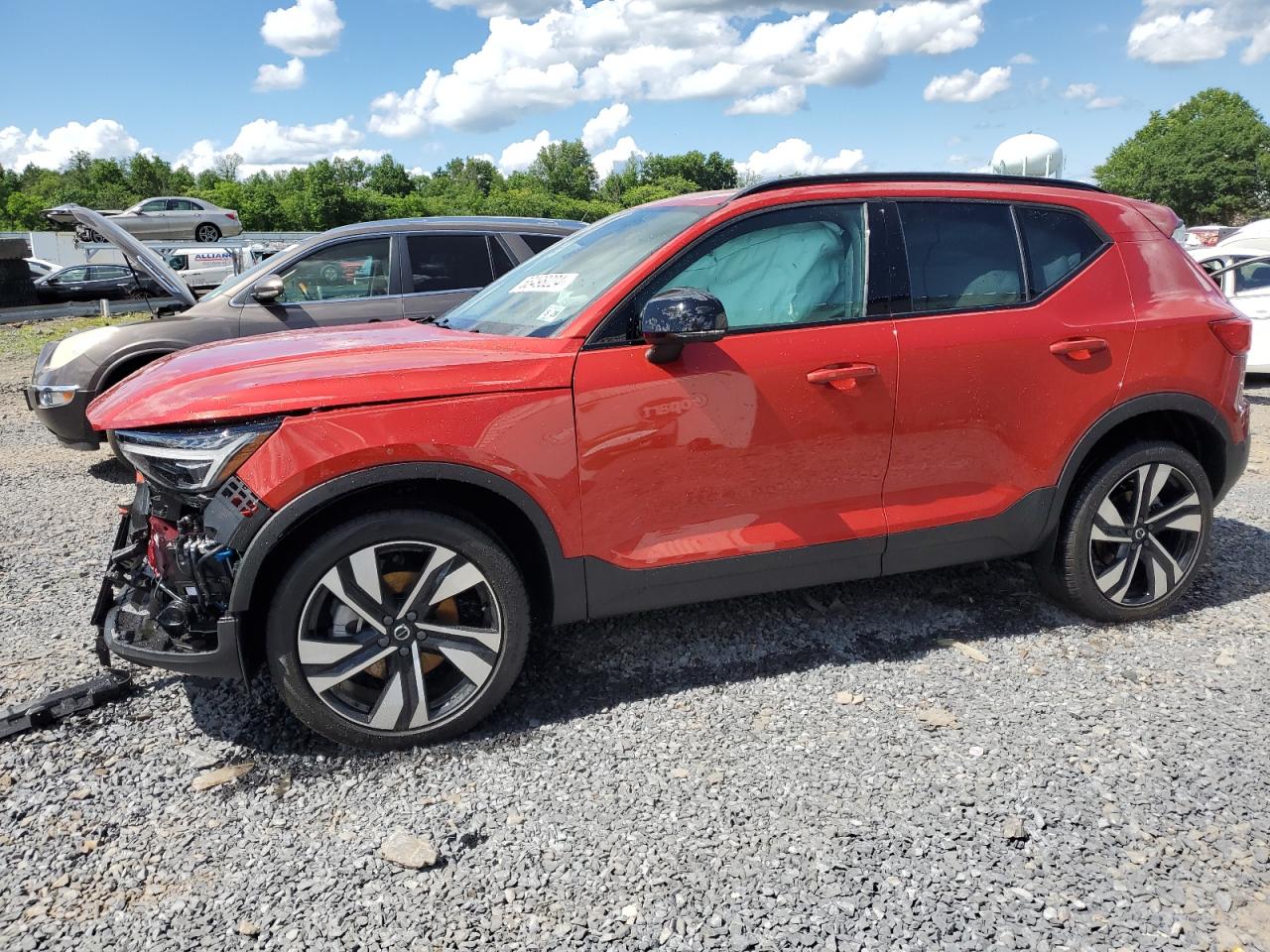 2024 VOLVO XC40 PLUS