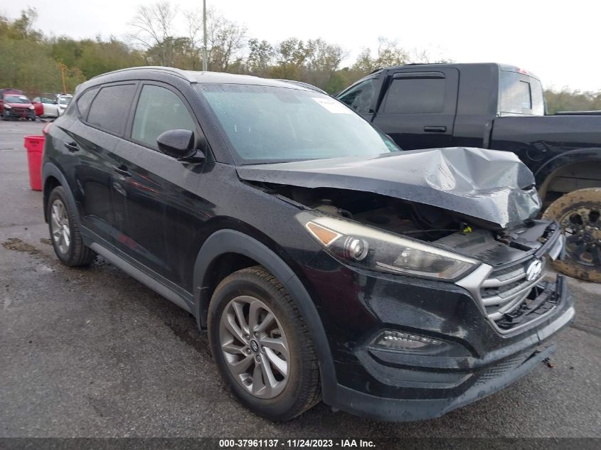 2017 HYUNDAI TUCSON SE