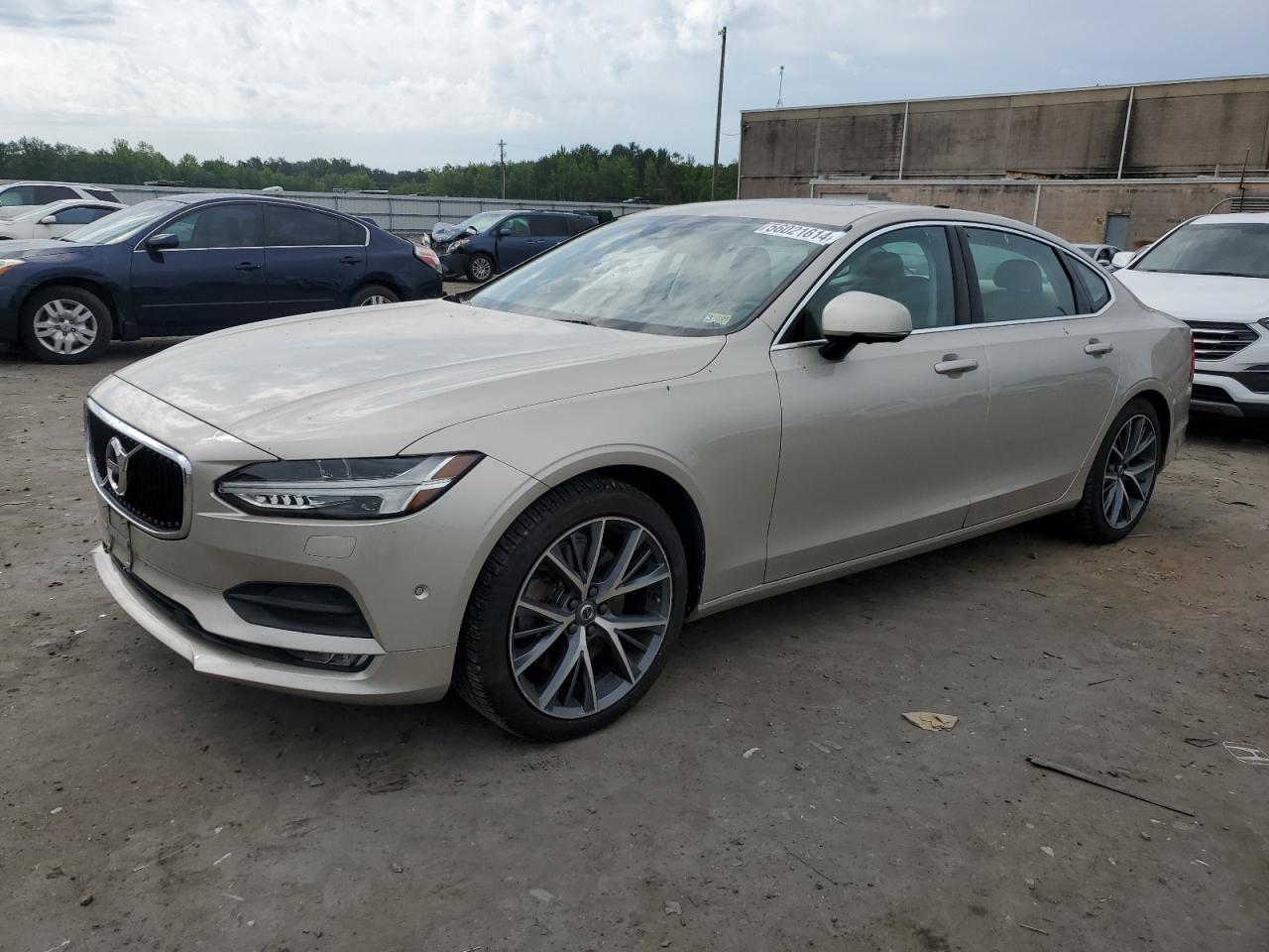 2018 VOLVO S90 T6 MOMENTUM