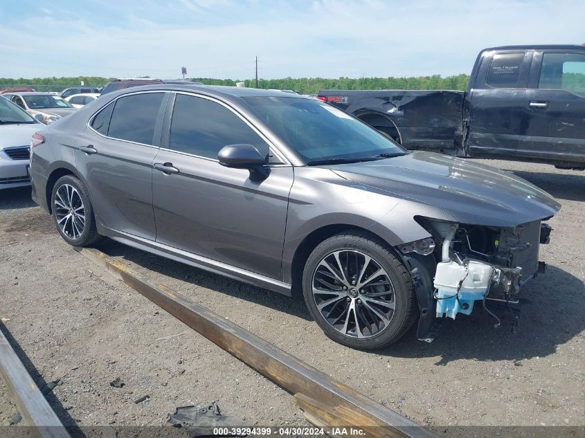 2018 TOYOTA CAMRY SE