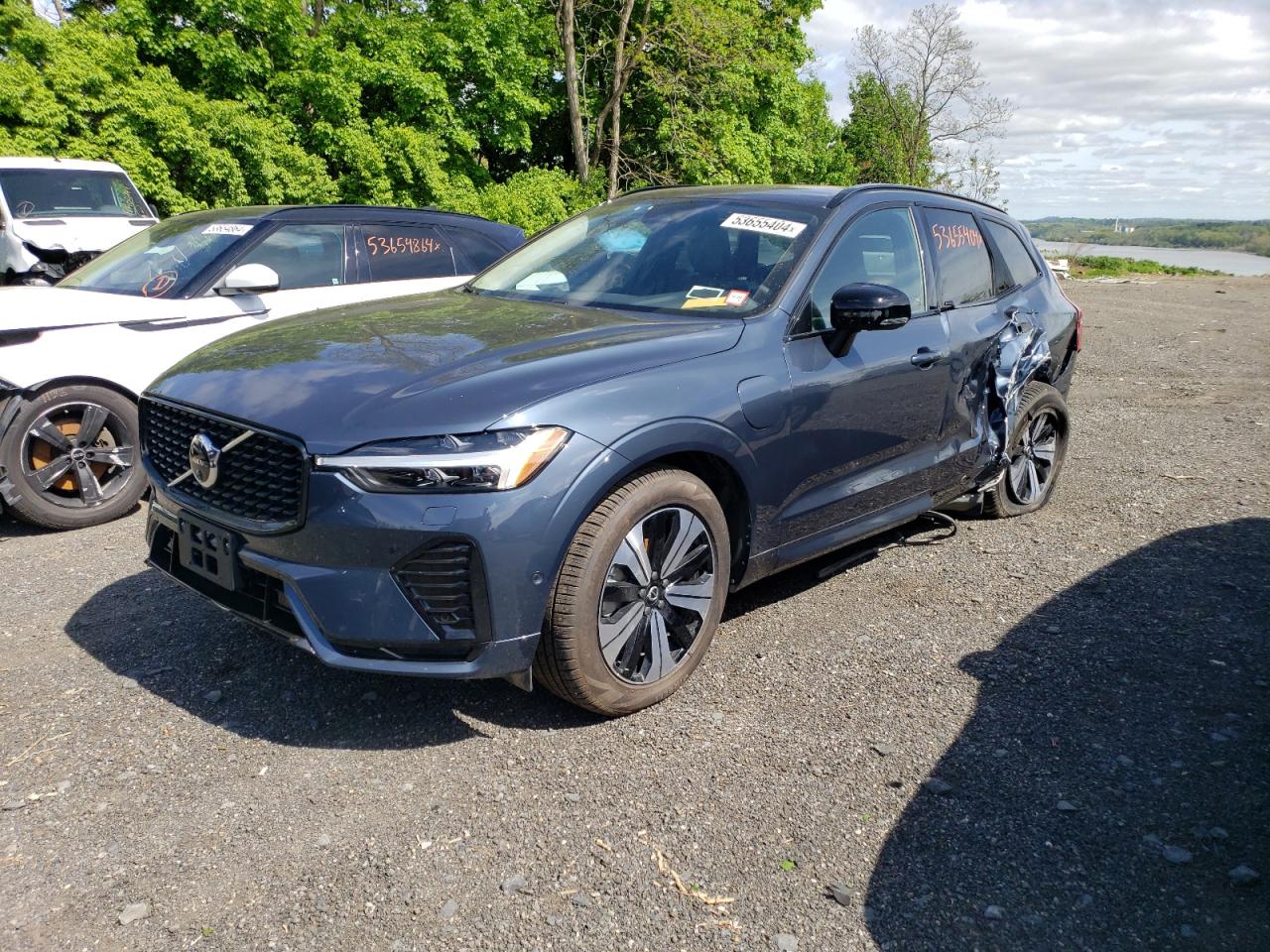 2024 VOLVO XC60 PLUS