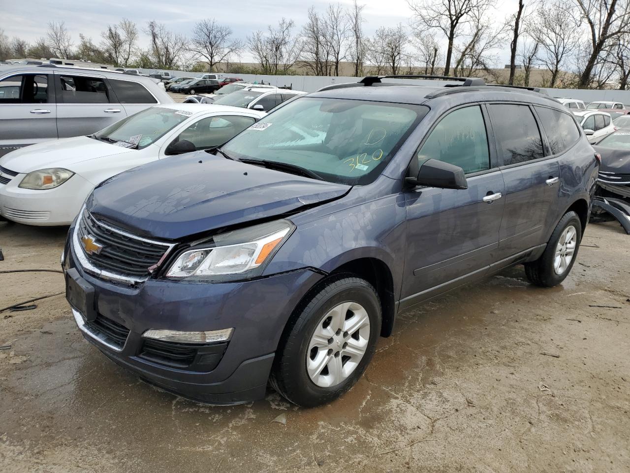 2013 CHEVROLET TRAVERSE LS