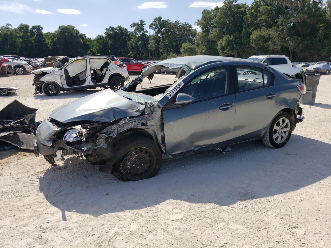 2013 MAZDA 3 I