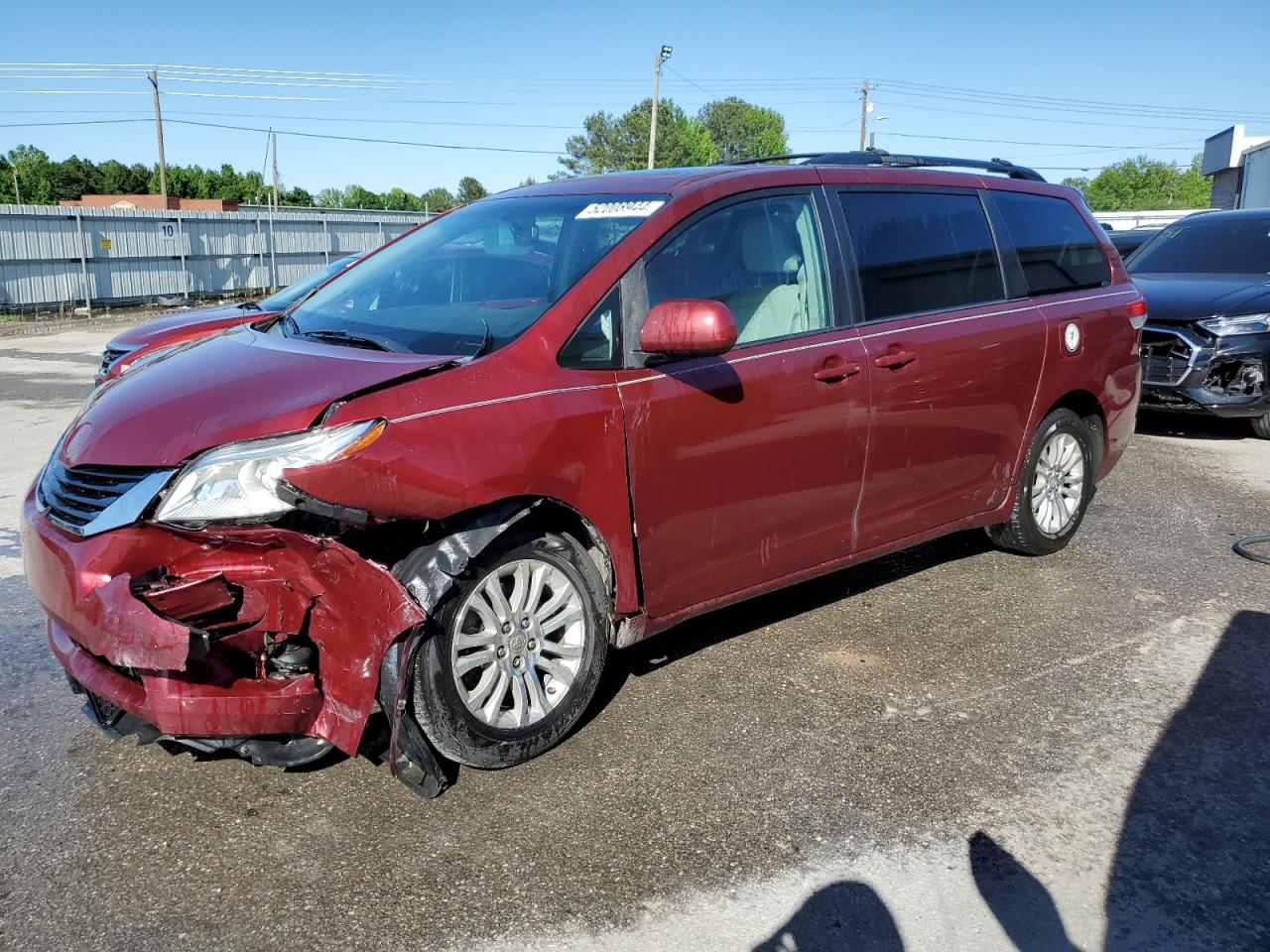 2011 TOYOTA SIENNA XLE