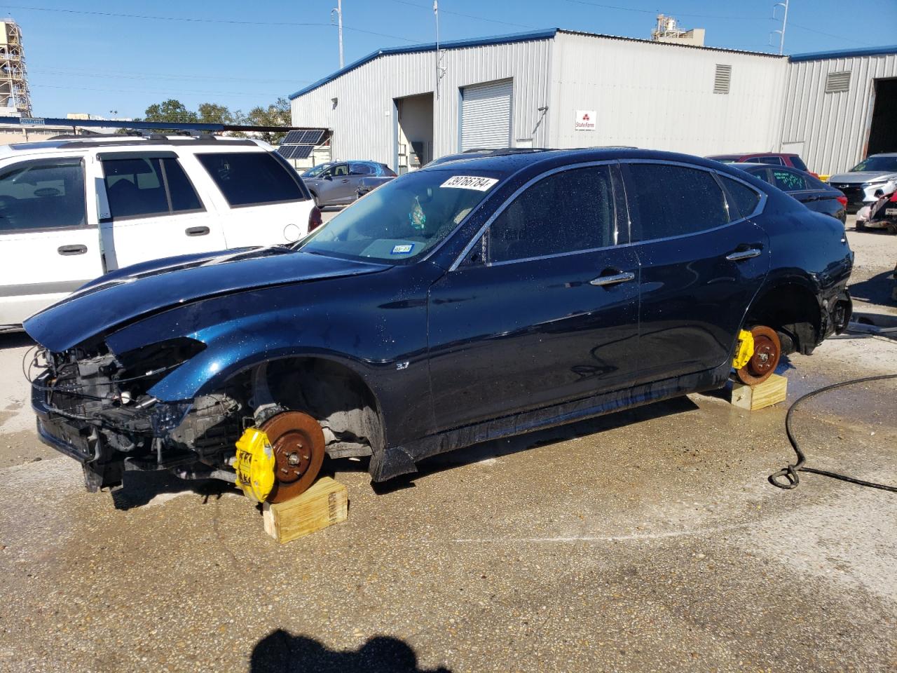 2016 INFINITI Q70 3.7