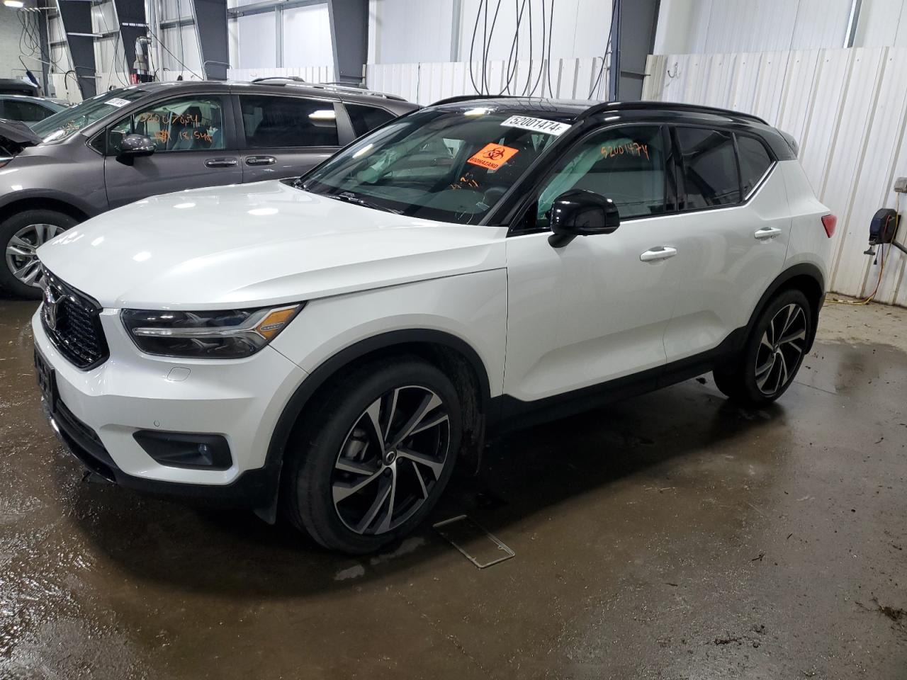 2020 VOLVO XC40 T5 R-DESIGN