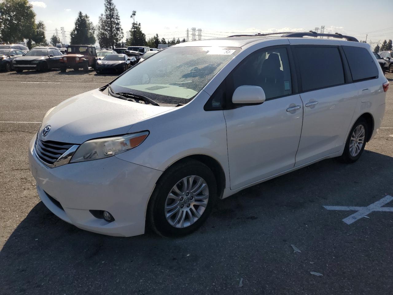 2015 TOYOTA SIENNA XLE