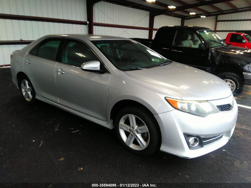 2014 TOYOTA CAMRY SE