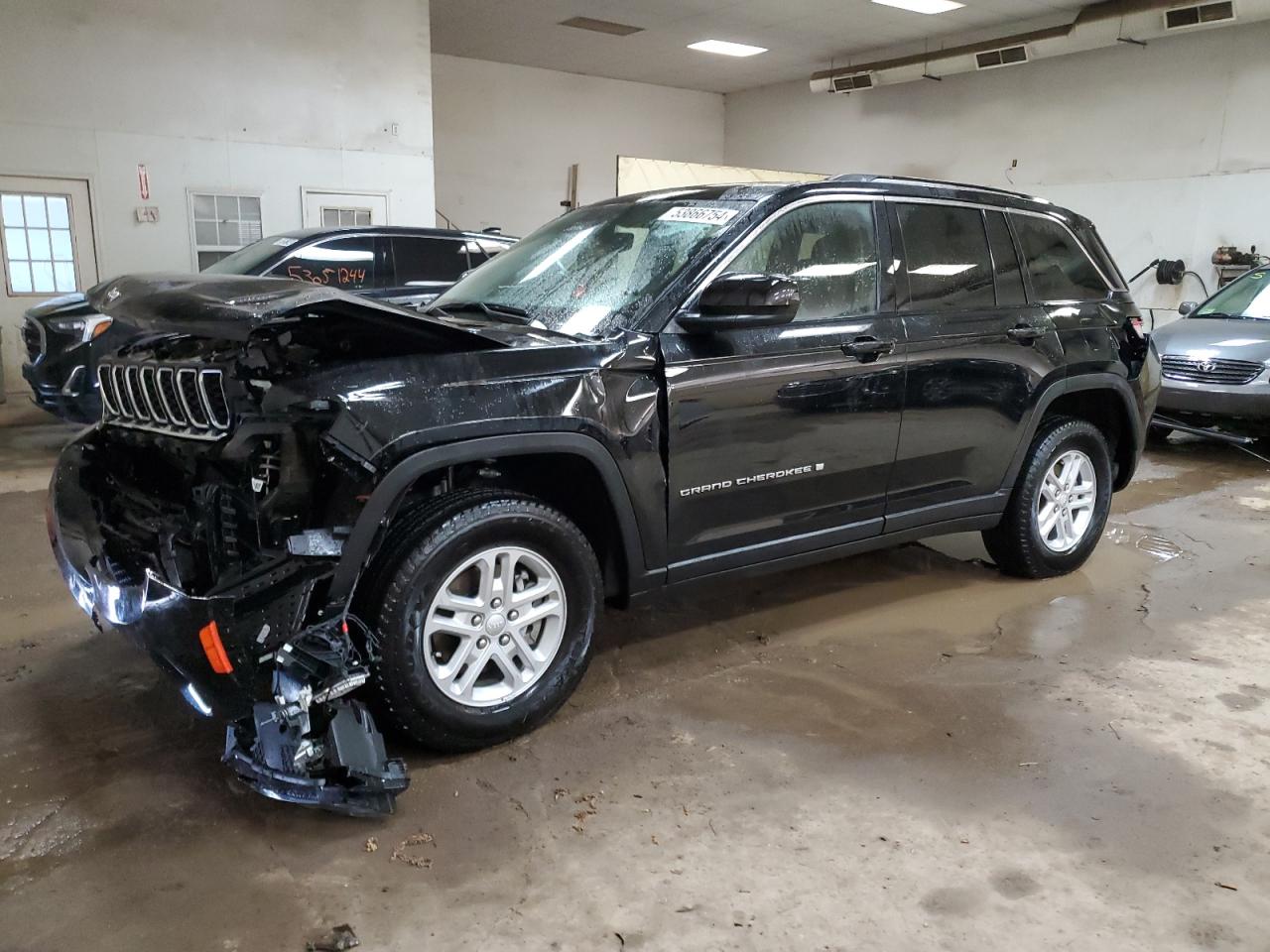 2023 JEEP GRAND CHEROKEE LAREDO