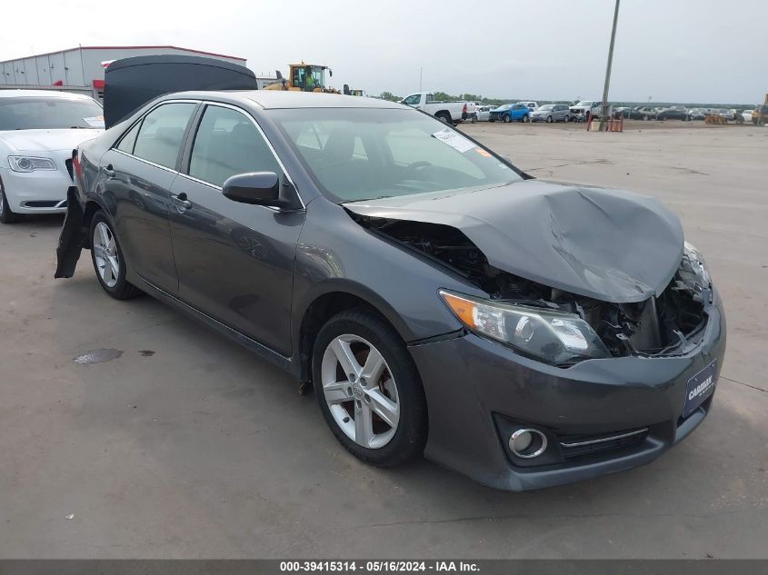 2014 TOYOTA CAMRY SE