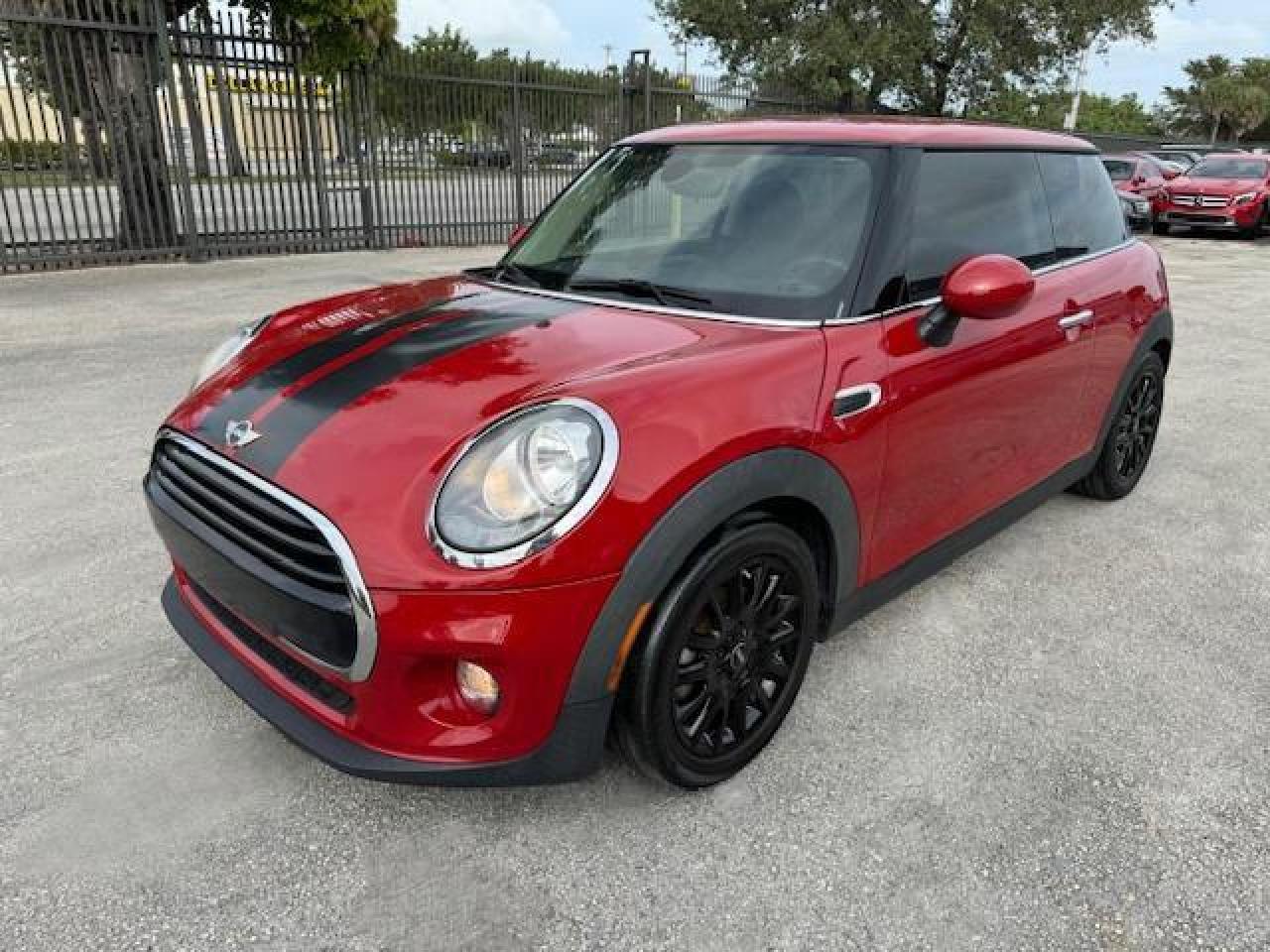 2018 MINI COOPER