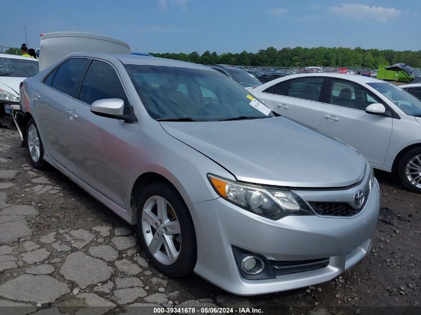 2014 TOYOTA CAMRY SE