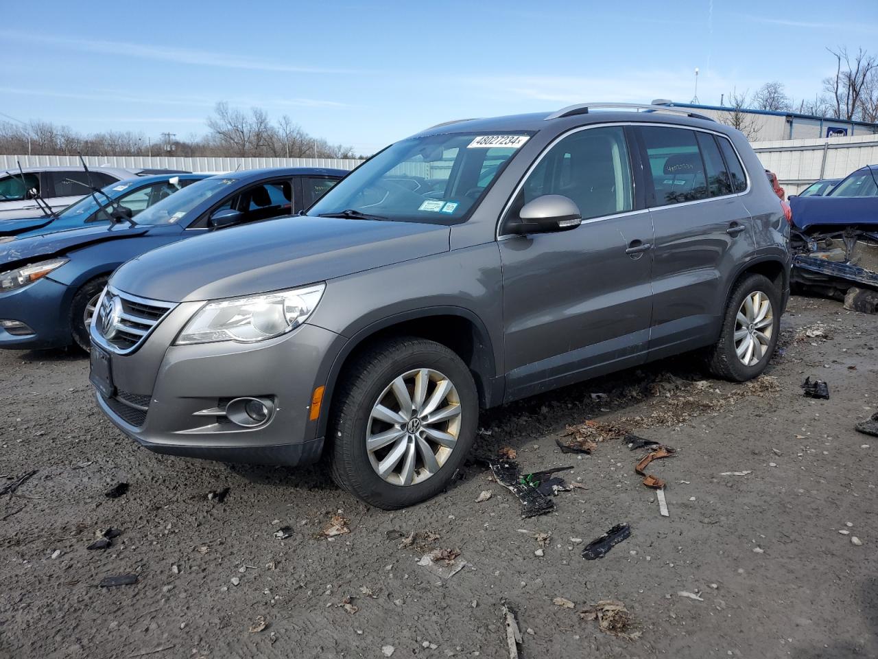 2011 VOLKSWAGEN TIGUAN S