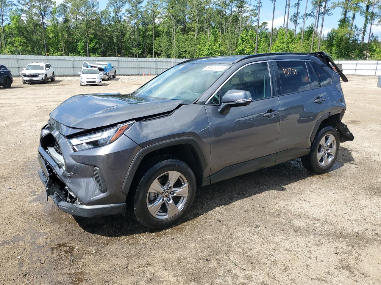 2022 TOYOTA RAV4 XLE