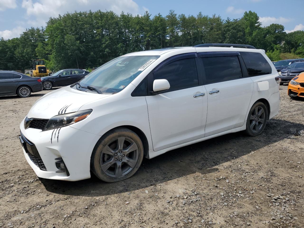 2019 TOYOTA SIENNA SE