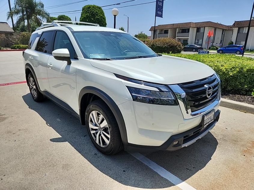 2023 NISSAN PATHFINDER SL