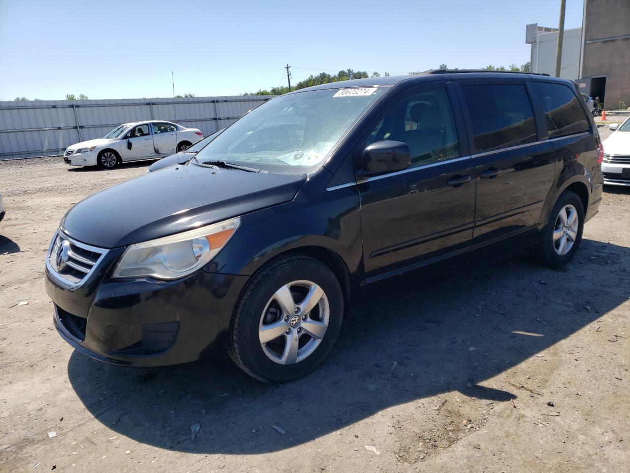 2011 VOLKSWAGEN ROUTAN SE