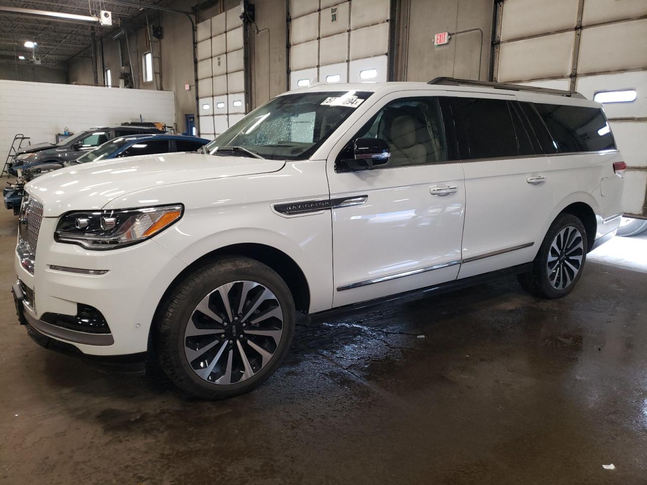 2022 LINCOLN NAVIGATOR L RESERVE