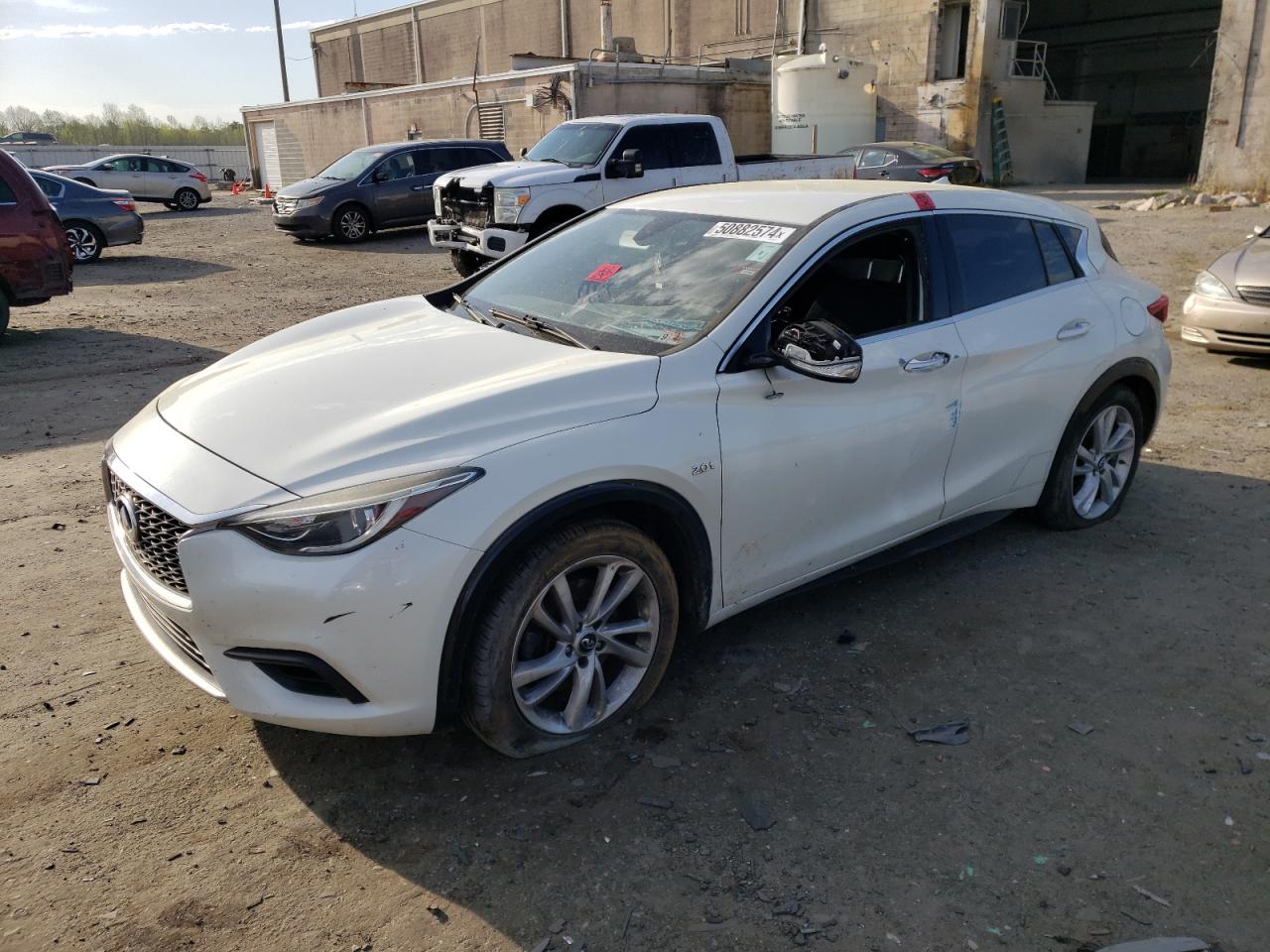 2017 INFINITI QX30 BASE