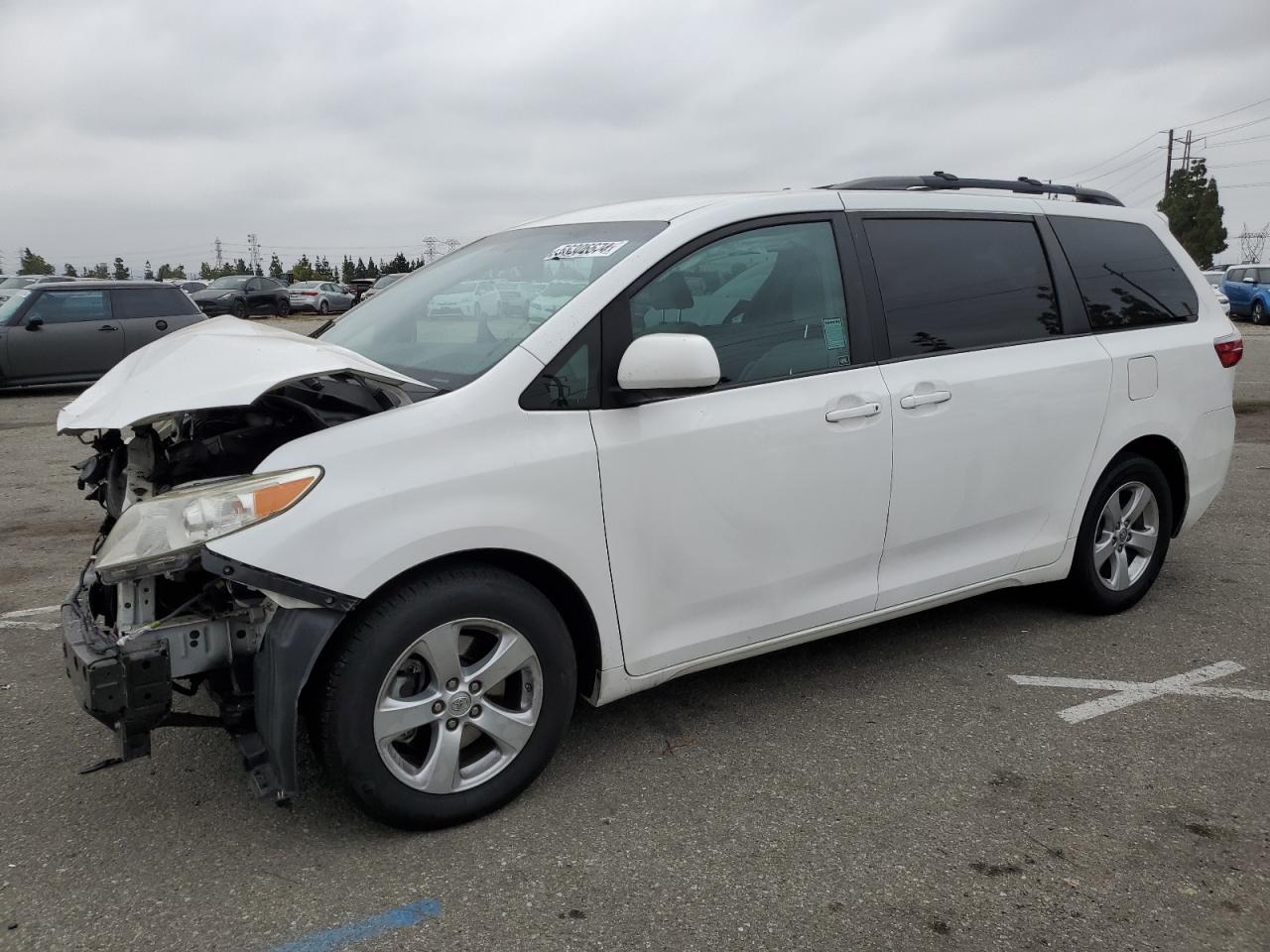 2017 TOYOTA SIENNA LE