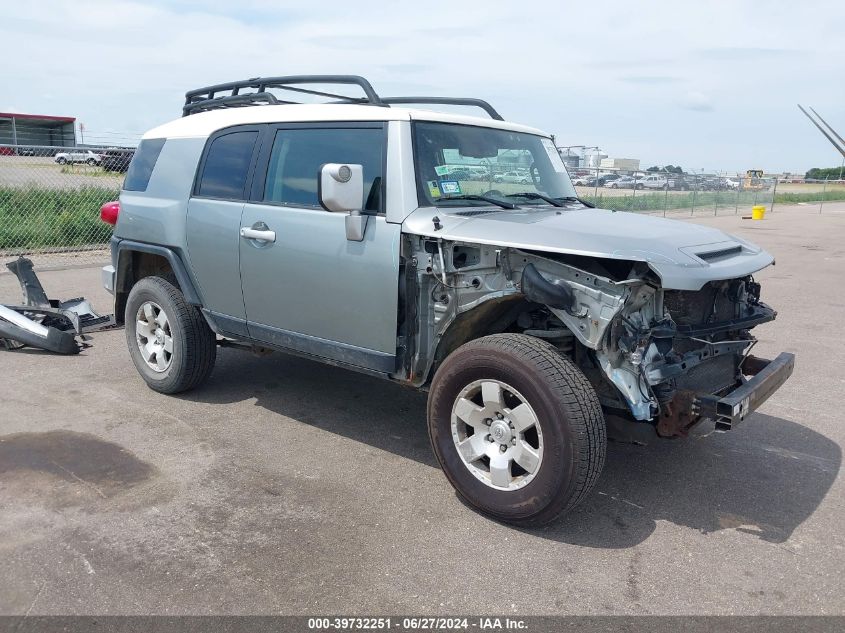 2010 TOYOTA FJ CRUISER