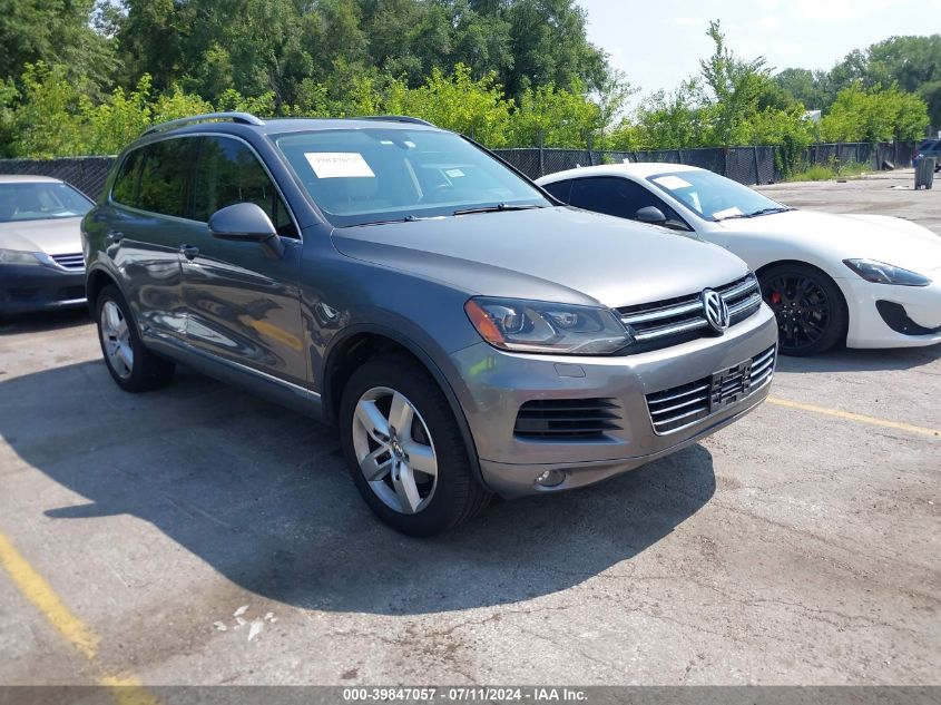 2011 VOLKSWAGEN TOUAREG VR6 LUX