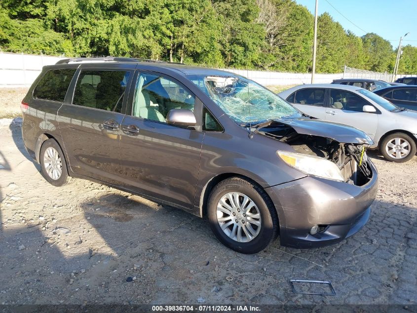 2013 TOYOTA SIENNA XLE V6 8 PASSENGER