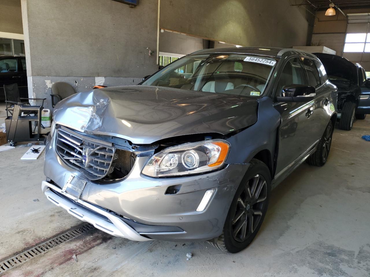 2017 VOLVO XC60 T6 DYNAMIC