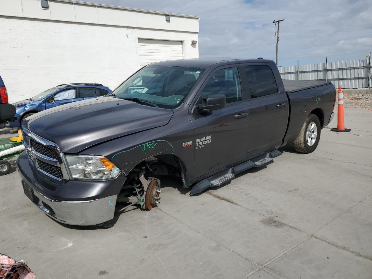 2019 RAM 1500 CLASSIC SLT