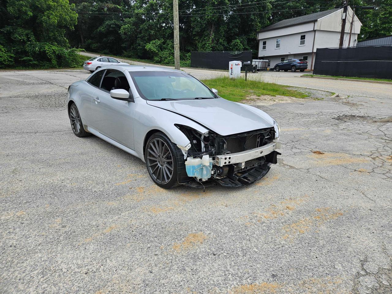 2011 INFINITI G37 BASE