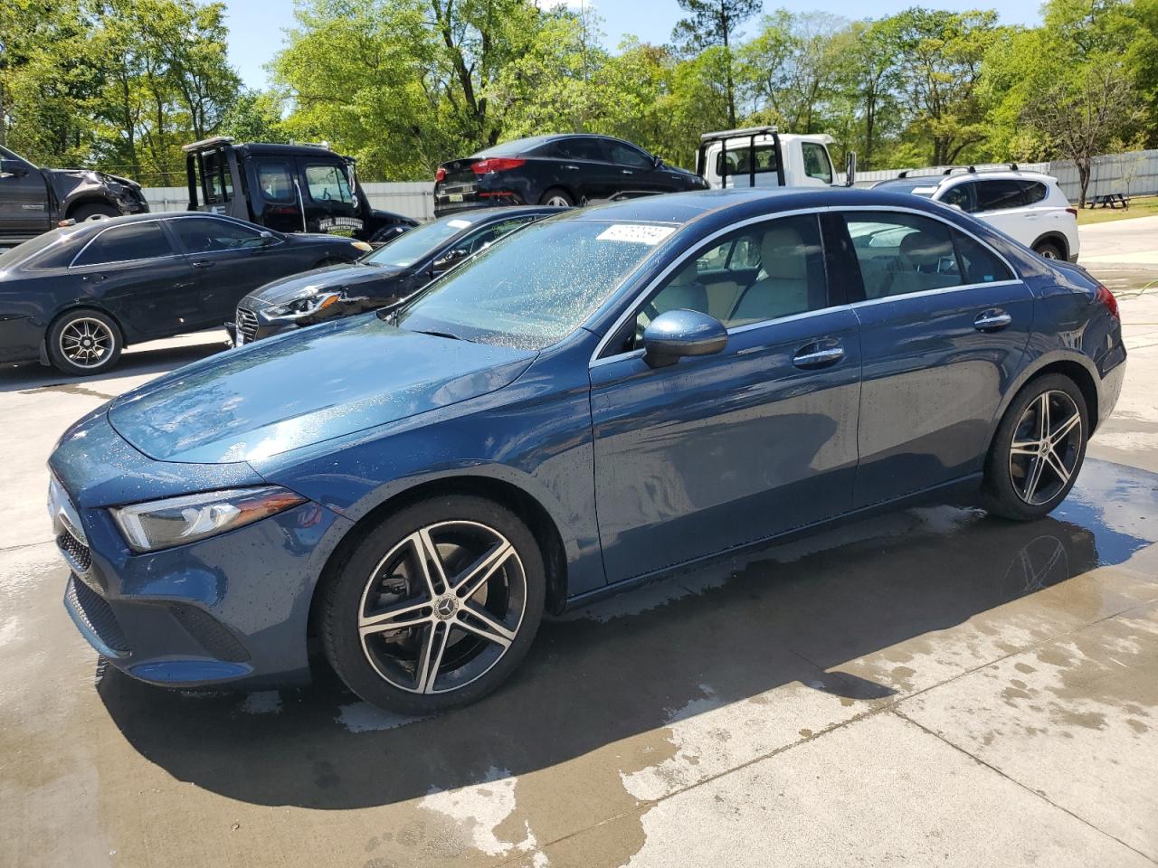 2019 MERCEDES-BENZ A 220