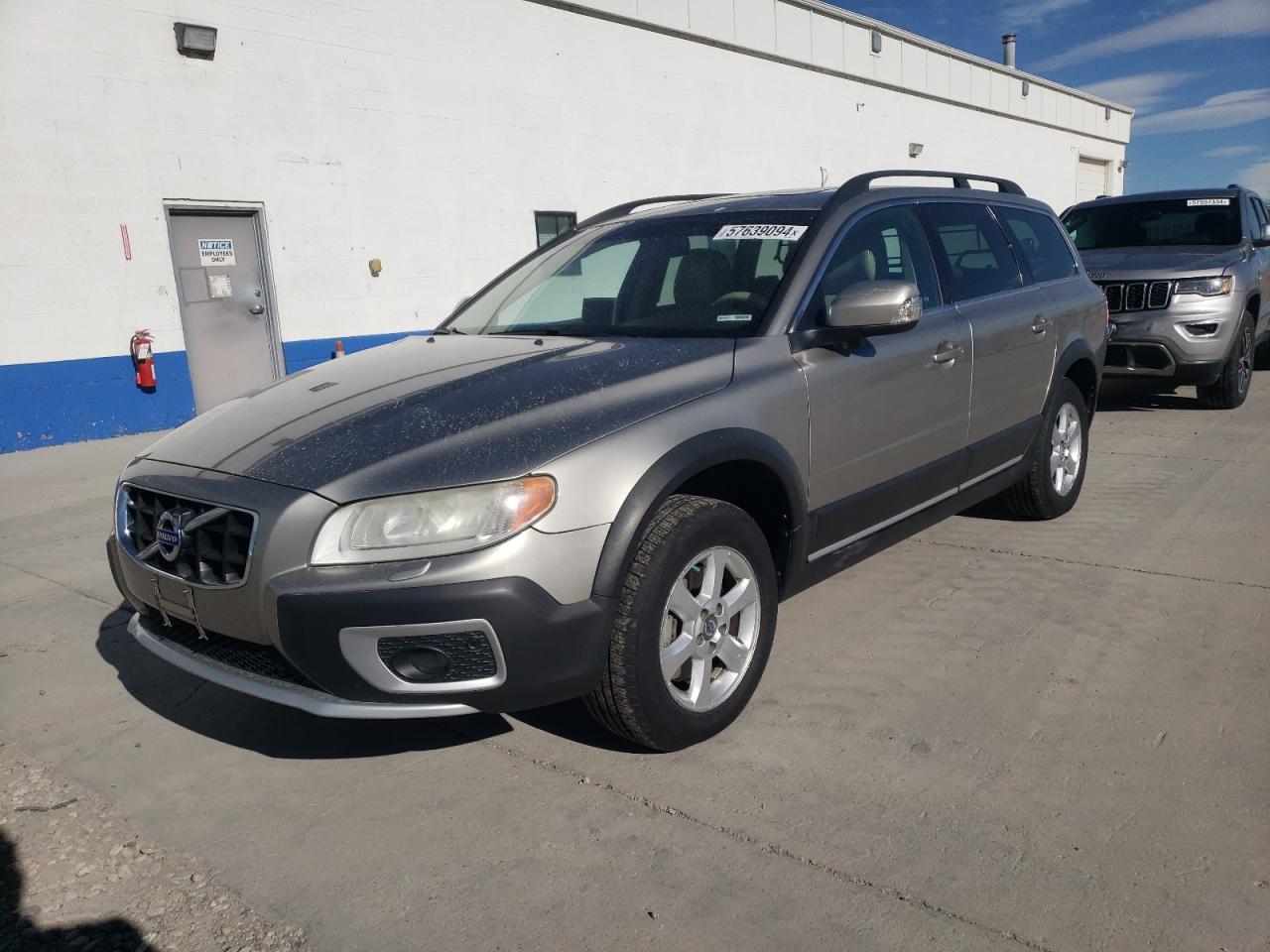 2011 VOLVO XC70 3.2