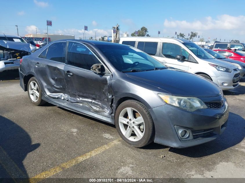 2014 TOYOTA CAMRY SE