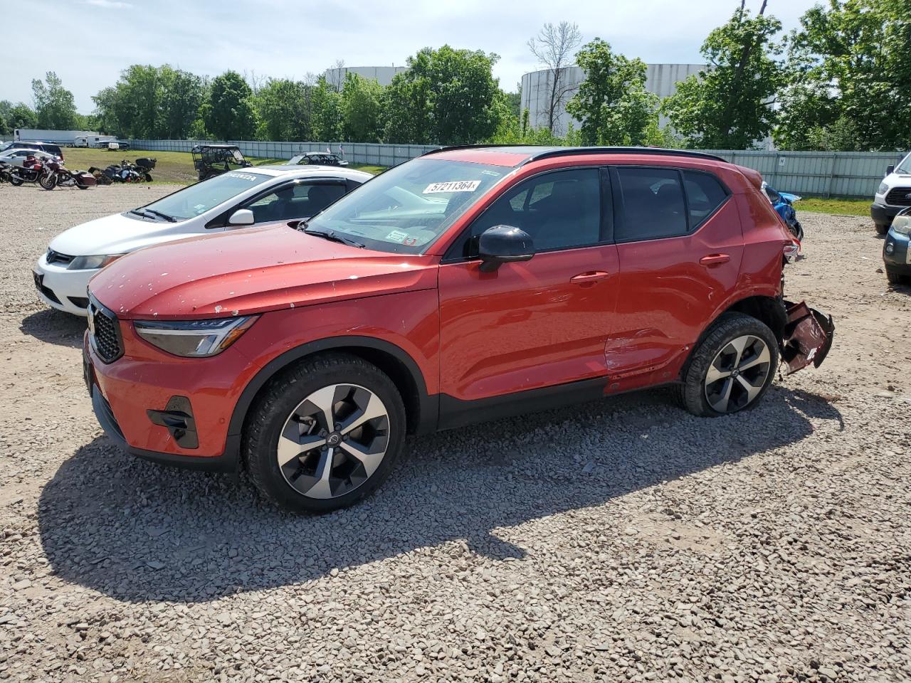 2023 VOLVO XC40 PLUS