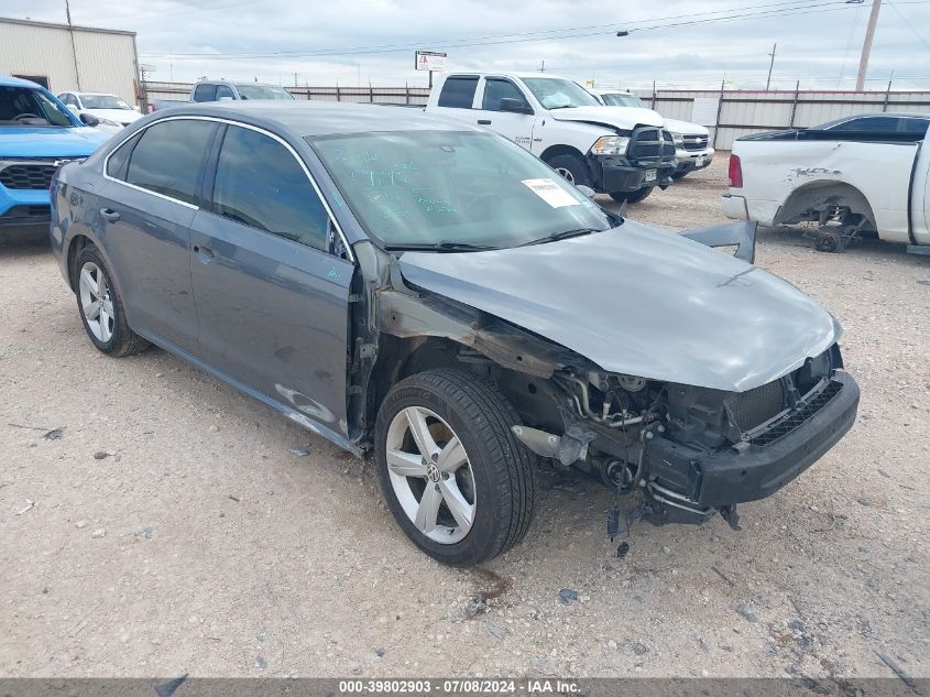 2013 VOLKSWAGEN PASSAT SE