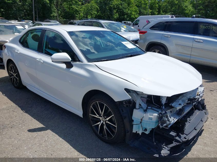 2022 TOYOTA CAMRY SE