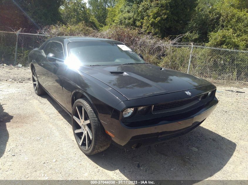 2010 DODGE CHALLENGER SE