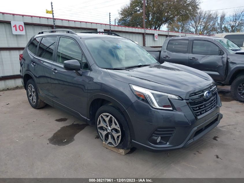 2022 SUBARU FORESTER PREMIUM