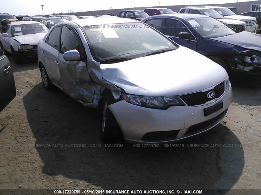 2013 KIA FORTE LX