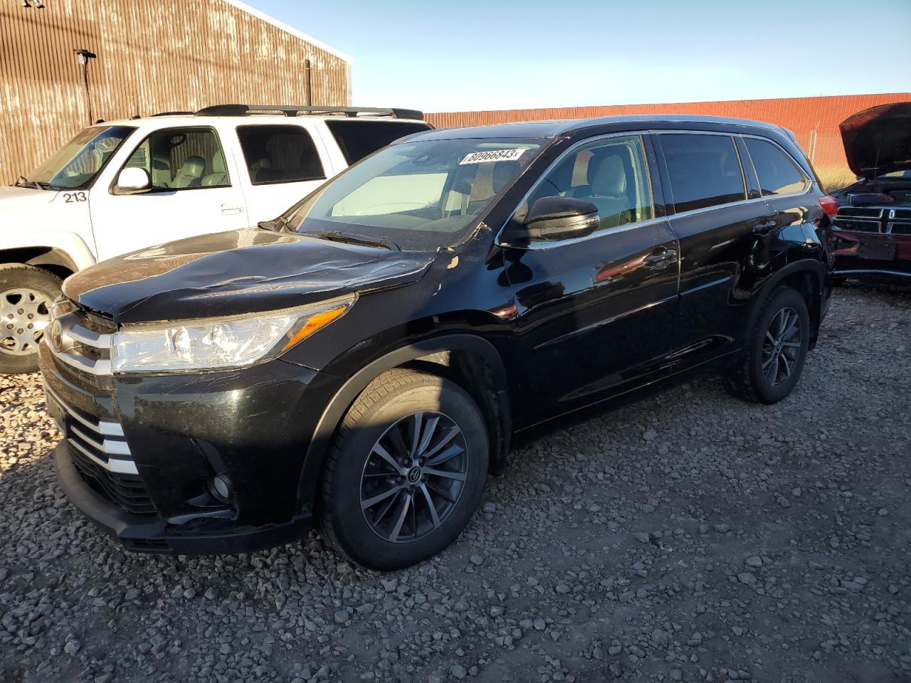 2018 TOYOTA HIGHLANDER SE