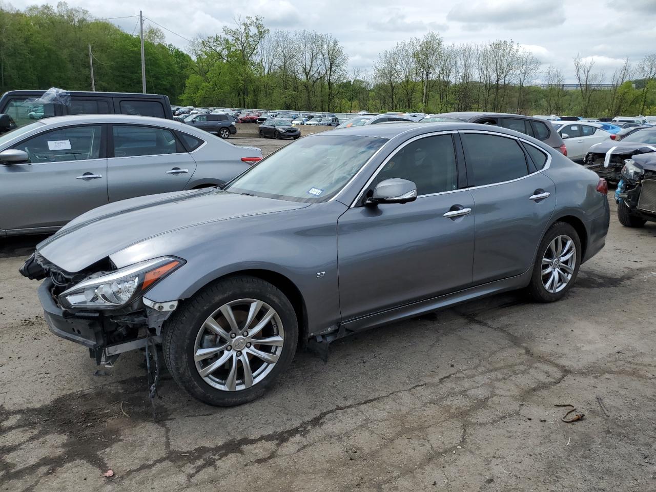 2015 INFINITI Q70 3.7