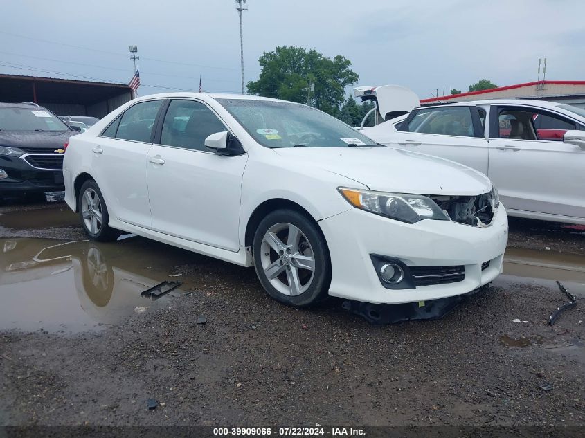 2014 TOYOTA CAMRY SE