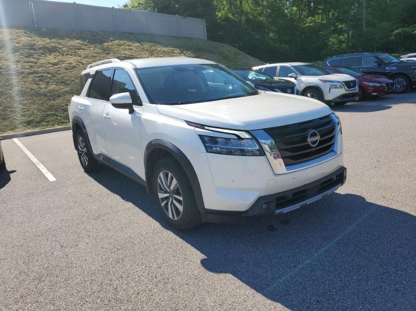 2022 NISSAN PATHFINDER SL