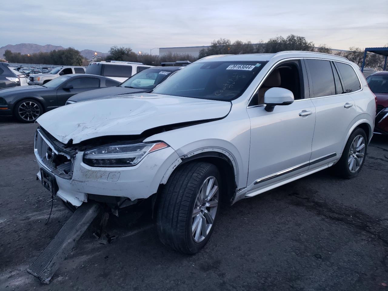 2016 VOLVO XC90 T6