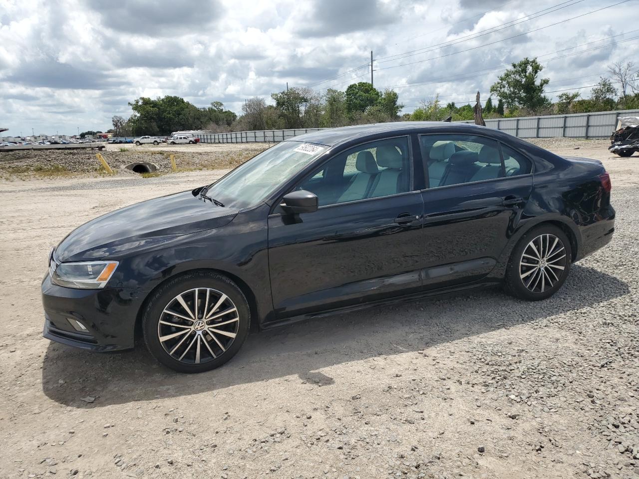 2016 VOLKSWAGEN JETTA SPORT