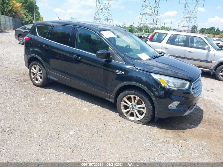 2017 FORD ESCAPE SE