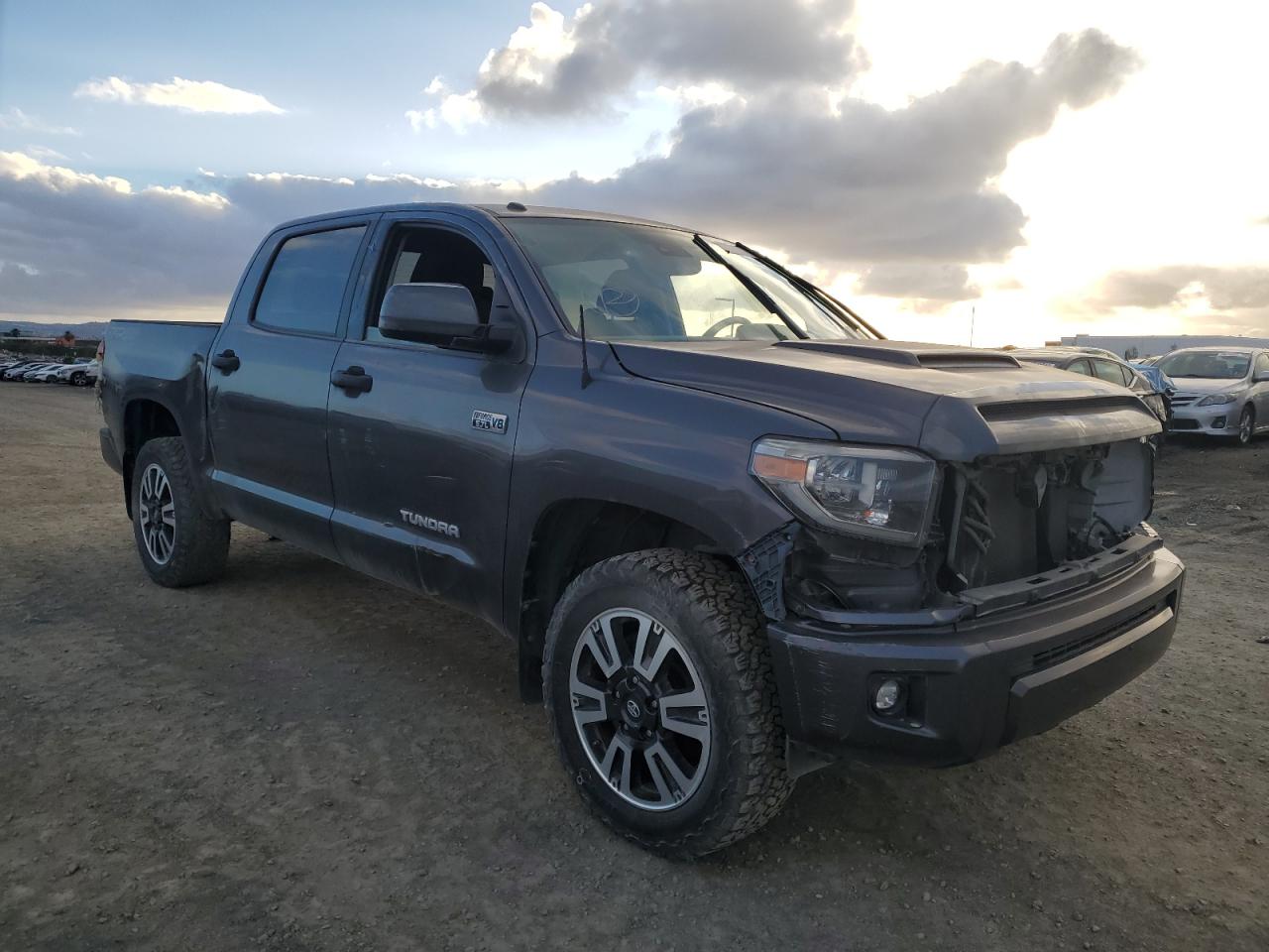 2018 TOYOTA TUNDRA CREWMAX SR5