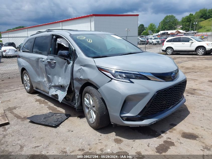 2023 TOYOTA SIENNA XSE